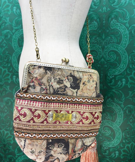 kki.2677　Queen Cat がま口ポシェット 。
