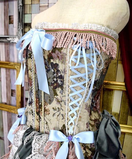 kki.2200　ロココゴブランフリンジとリボンのバッスルコルセット。