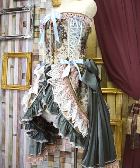 kki.2200　ロココゴブランフリンジとリボンのバッスルコルセット。