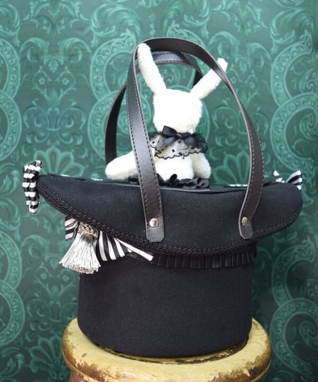kki.2384　白うさぎのマジックシルクHATBAG。＜白黒＞