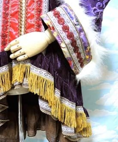 kki.1782　中国皇帝フリルガウン 。