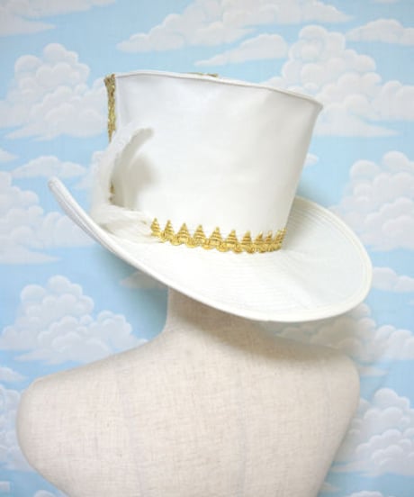 kki.1942　ゴールド＆ホワイト モチーフレースの編み上げHAT。