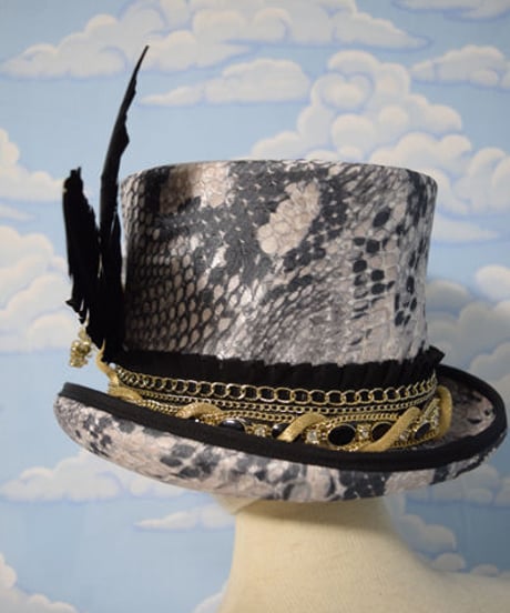 kki.1980　クロススネークシルクHAT。