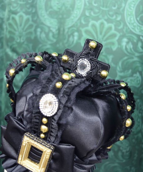 kki.2489　黒と金の額縁リボン王冠。