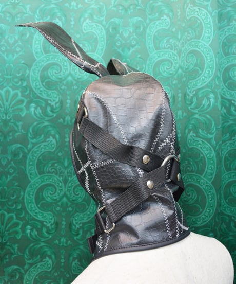 kki.2714　Wounded Rabbit　フード。