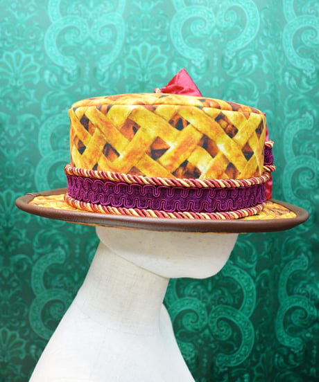 kki.2708　Deliciously baked cherry pie HAT。