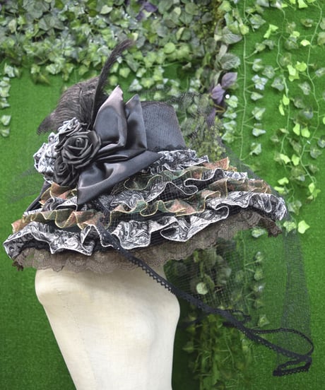 kki.2269　薔薇とオーストリッチのフリル広つばベールHAT。