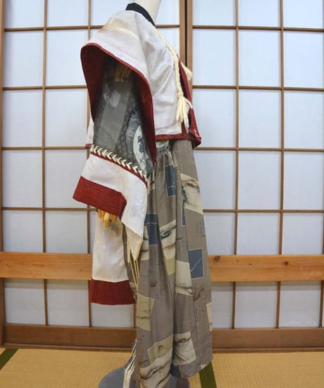 kki.2612　【KIMONO Custom】kirippanasi童羽織り。