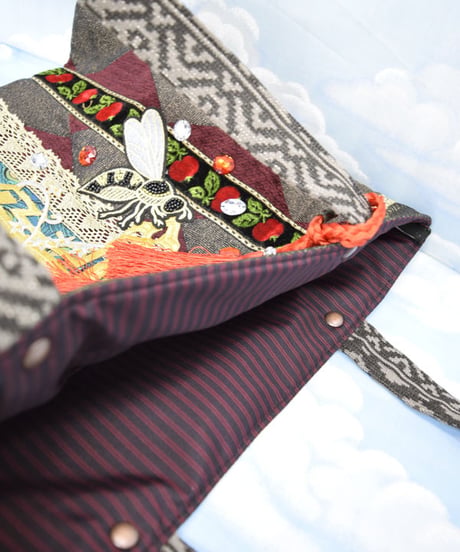 kki.2165　十字架と蜂のトートBAG。＜ワインレッド＞