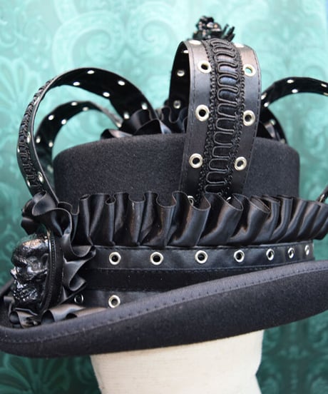 kki.2458　BLACK Skull 王冠シルクHAT。