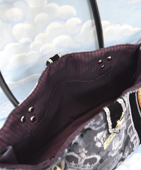 kki.2109　勲章とクロスの王冠と薔薇ロイヤルBAG。