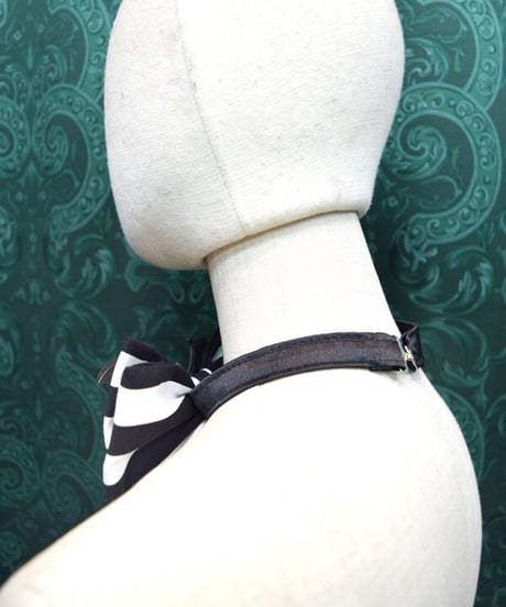 kki.2464　コウモリの蝶ネクタイ。＜ストライプ＞