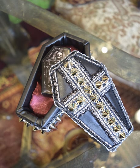 kki.2368　 Gothi Clip 棺BOX。＜ロックスタッズ＞