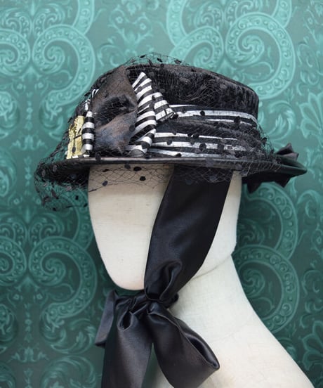 kki.2507　モノクロフレームベールドレスHAT。