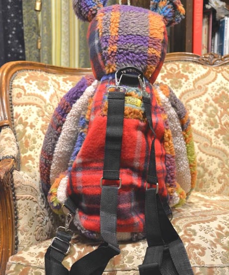 kki.2626　ボアとフリースのタータンチェックのデカいぬいぐるみBAG。  ＜くまちゃん＞