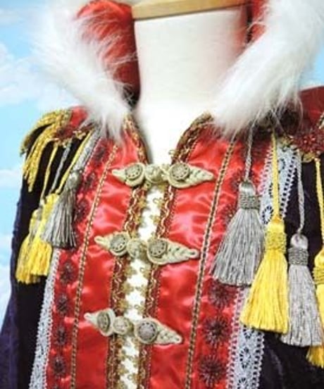 kki.1782　中国皇帝フリルガウン 。