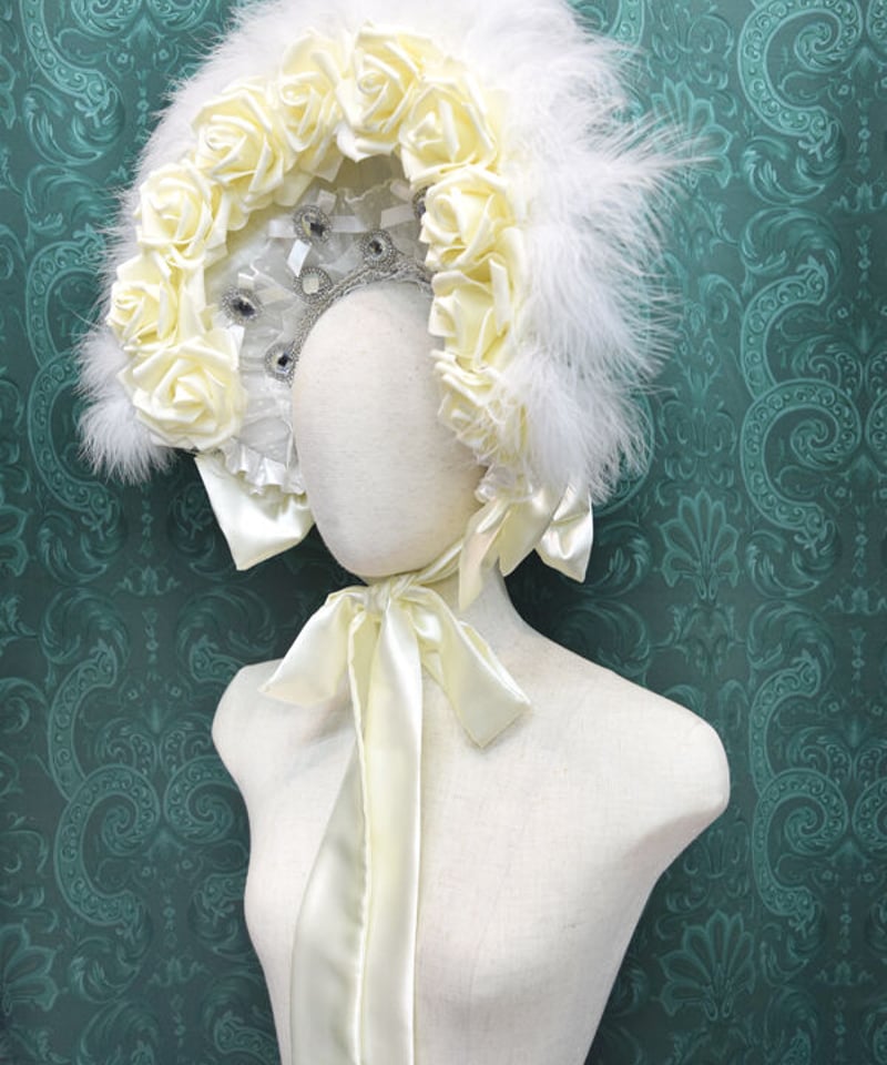 kki.2421 マリーアントワネットのホワイトローズボンネット。 | 危機裸