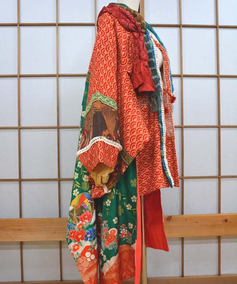 オリーブグリーン 紬着物 銀座【A-4140】本場夏琉球絣 オリーブグリーン色 蜻蛉の図（反端