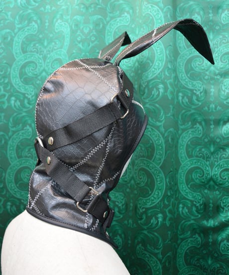 kki.2714　Wounded Rabbit　フード。