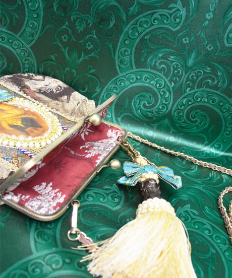 kki.2693　Queen Cat アンティークがま口ポシェット 。