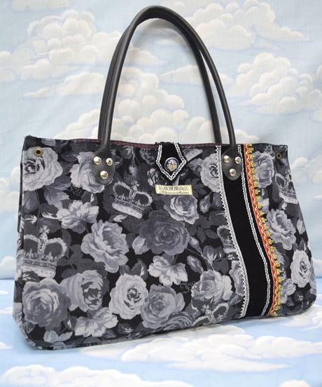 kki.2109　勲章とクロスの王冠と薔薇ロイヤルBAG。