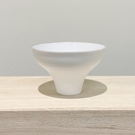 Egg Shell SAKE CUP SET in Paulownia Wood Box / エッグシェル盃セット桐箱入り