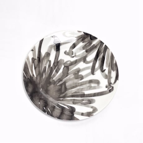 hakuji 白磁中皿 -菊 |White Porcelain plate M-Chrysanthemum