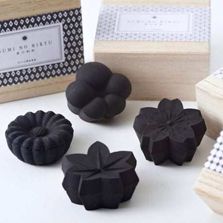 炭の利休-きく/Sumi no Rikyu-Chrysanthemum