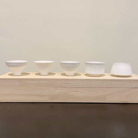 Egg Shell SAKE CUP SET in Paulownia Wood Box / エッグシェル盃セット桐箱入り