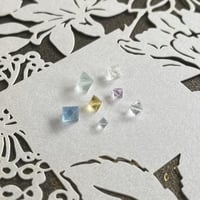 蛍石♢八面体 世界の🌐小さすぎる7粒セット