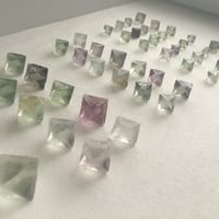 【人気✨】蛍石♢八面体（まとめ買い超お得セット）