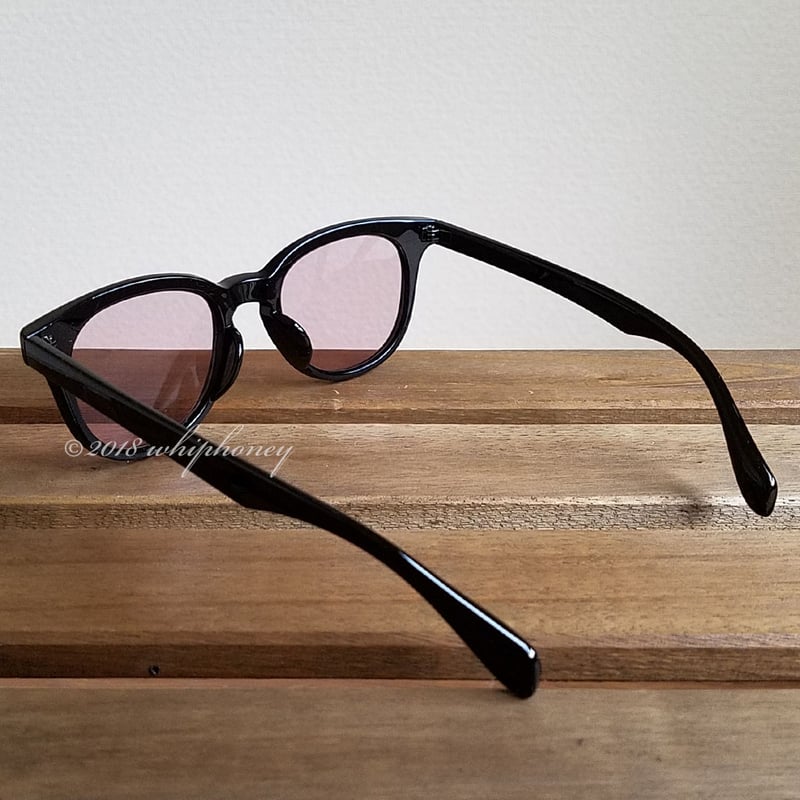 サングラス 洗練ベーシックシェイプ ボストン UVライトスモーク 黒縁