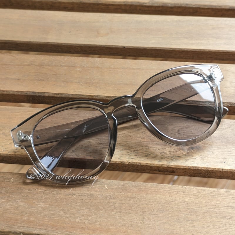 シティボストン サングラス クリアグレーフレーム ライトスモーク