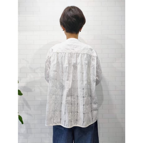 IFSH021-261　白チェックビッグギャザーシャツ
