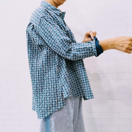 IFSH020-251　インディゴレース　シャツ  　サックス×白