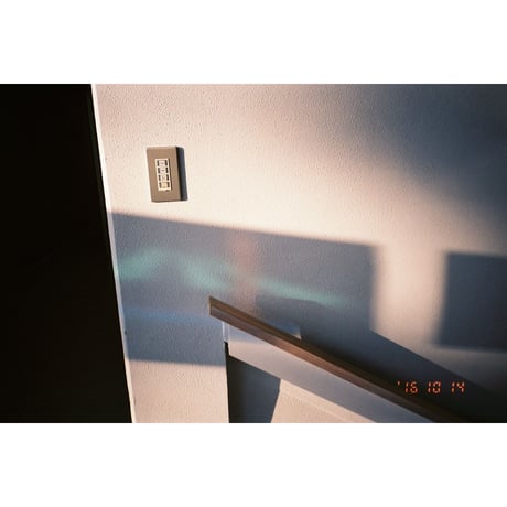 石田真澄写真集「light years -光年-」(TISSUE PAPERS 03)