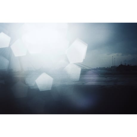 熊谷直子写真集「赤い河」（TISSUE PAPERS 01）