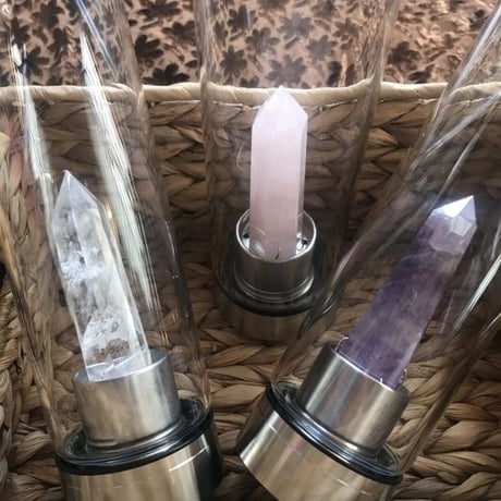 【ほぼ未使用】NOVA クリスタルクリアボトル 450ml ローズクォーツ入り ほぼ未使用】NOVA クリスタルクリアボトル 450ml ローズクォーツ入り