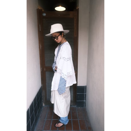 white cotton tops