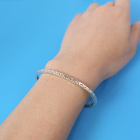 navajo "Elaine Tahe" stamp bangle