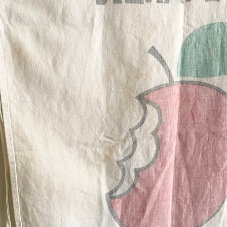 apron "apple"