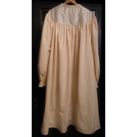 MURPHY ROBES / volumey gown