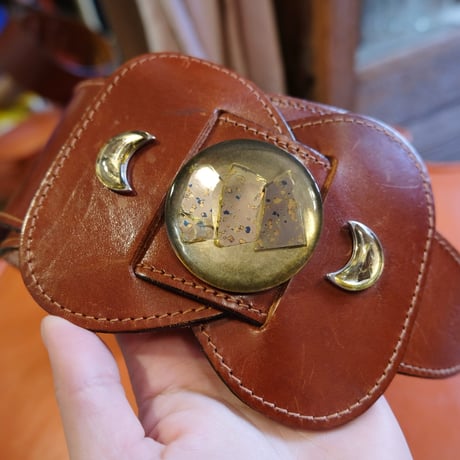 moon motif leather belt / made in Italy