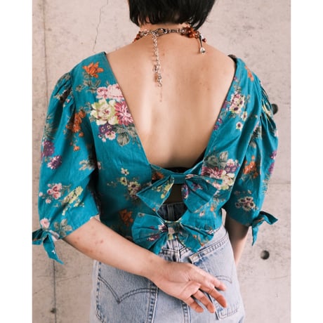 back ribbon flower print tops