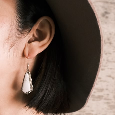 Indian jewelry/white buffalo pierce
