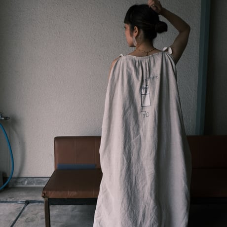 eski.  original remake linen dress / beige / plain