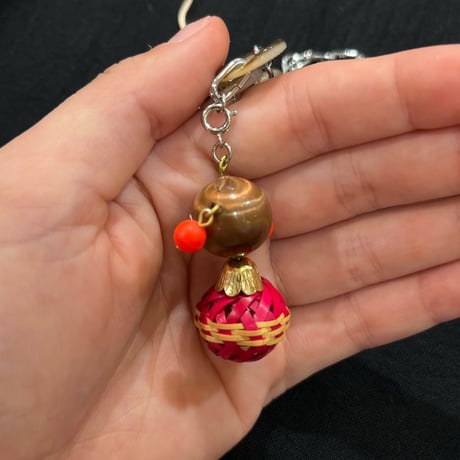 eski. original shell chain necklace "girl mascot"