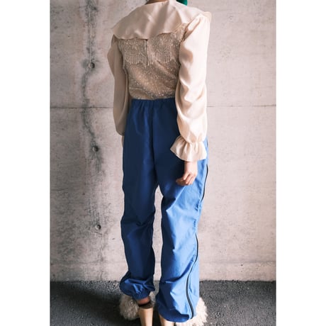 frill blouse / ivory