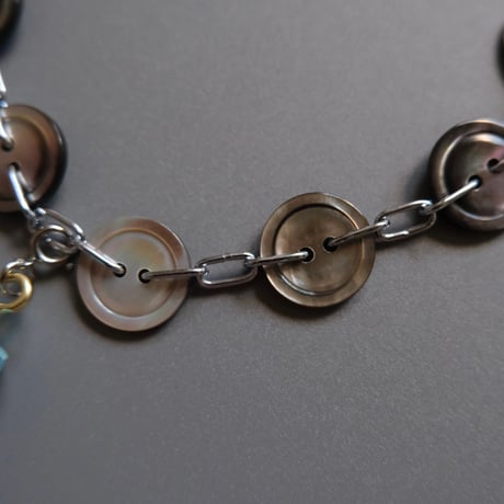 eski. original shell chain necklace "wood doll"
