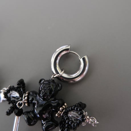 lili by SERI / "bear" pierce / black